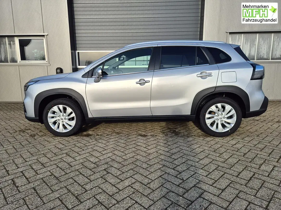 Suzuki S-Cross - Thumbnail 2