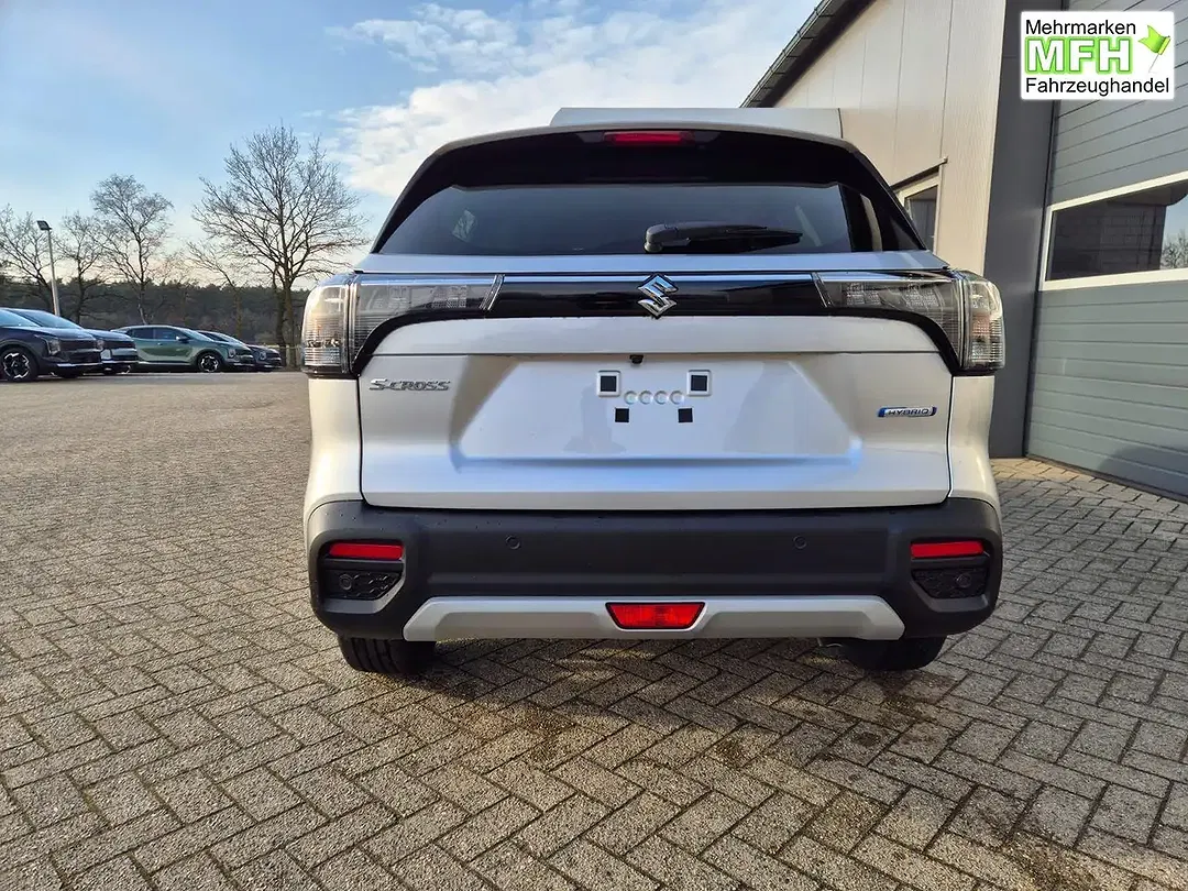 Suzuki S-Cross - Thumbnail 4