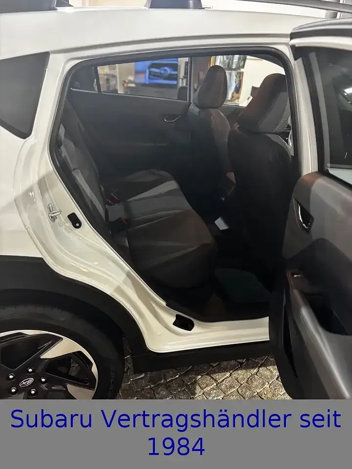Subaru Crosstrek - Thumbnail 9