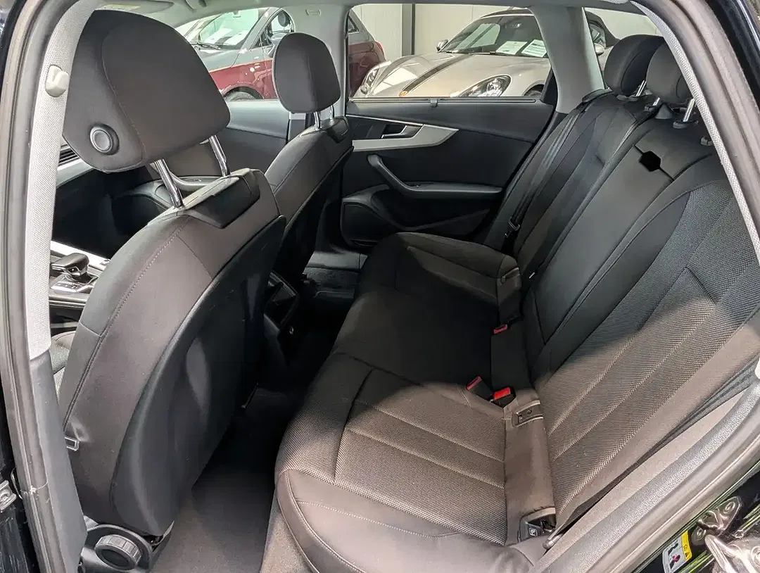Audi A4 - Thumbnail 9