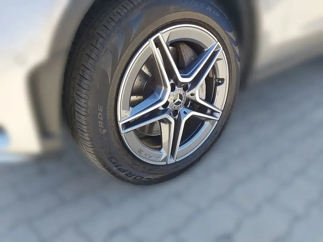 Mercedes-Benz GLC 220 - Thumbnail 9