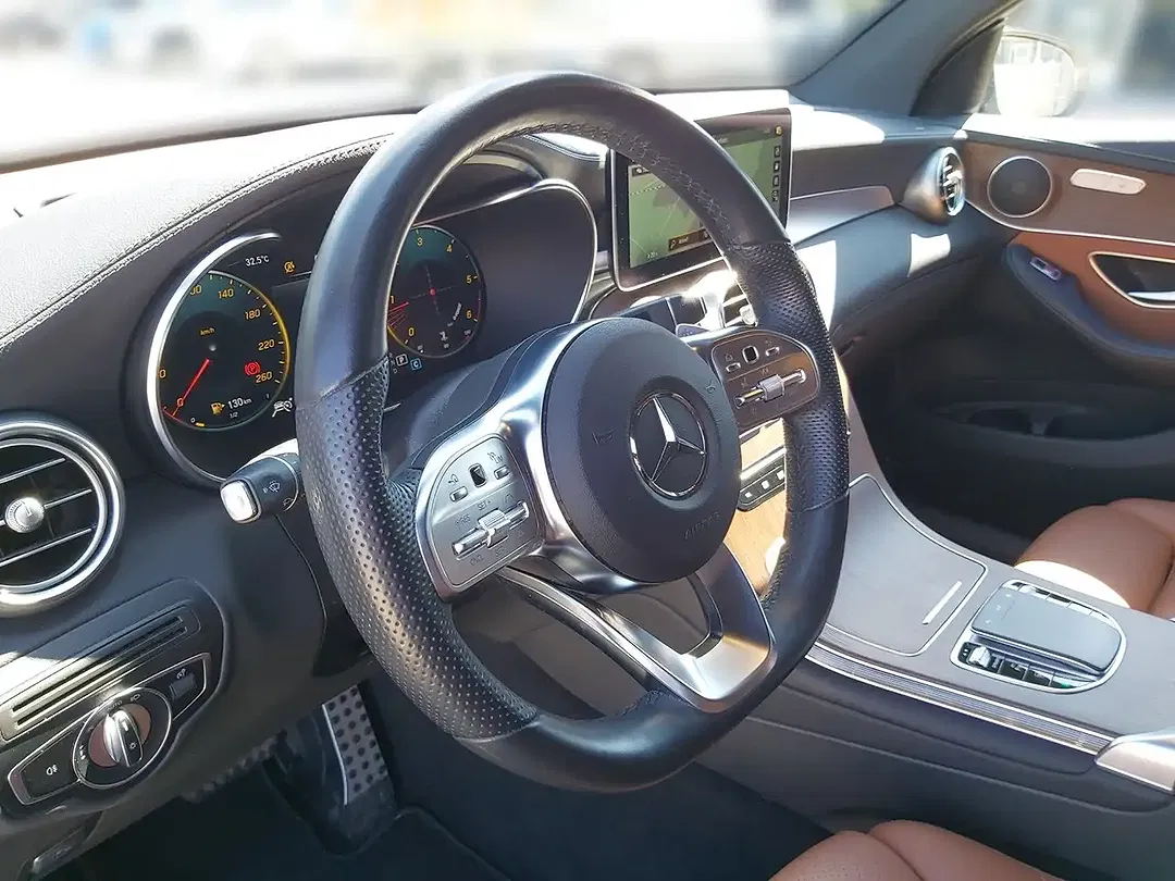 Mercedes-Benz GLC 220 - Thumbnail 11