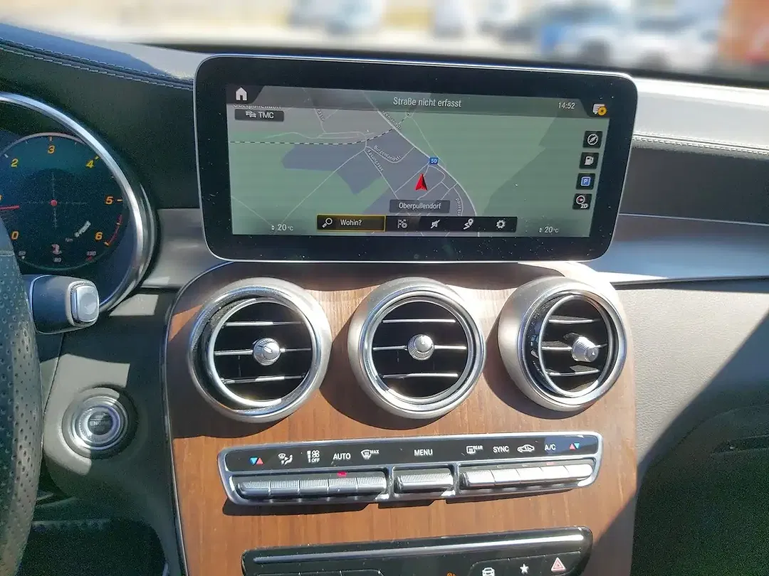 Mercedes-Benz GLC 220 - Thumbnail 13