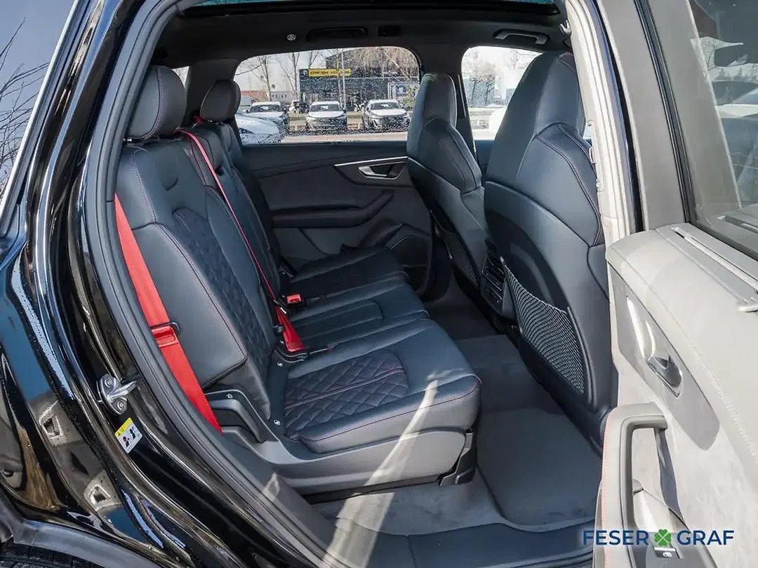 Audi Q7 - Thumbnail 12