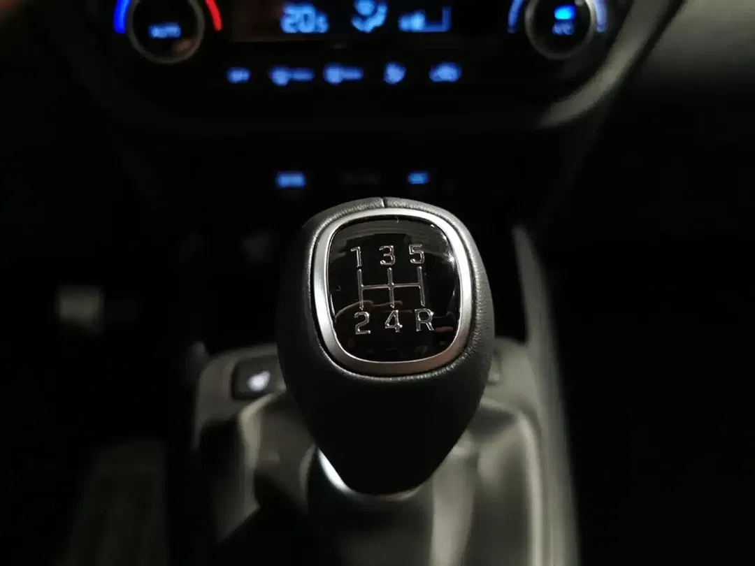 Hyundai i10 - Thumbnail 15
