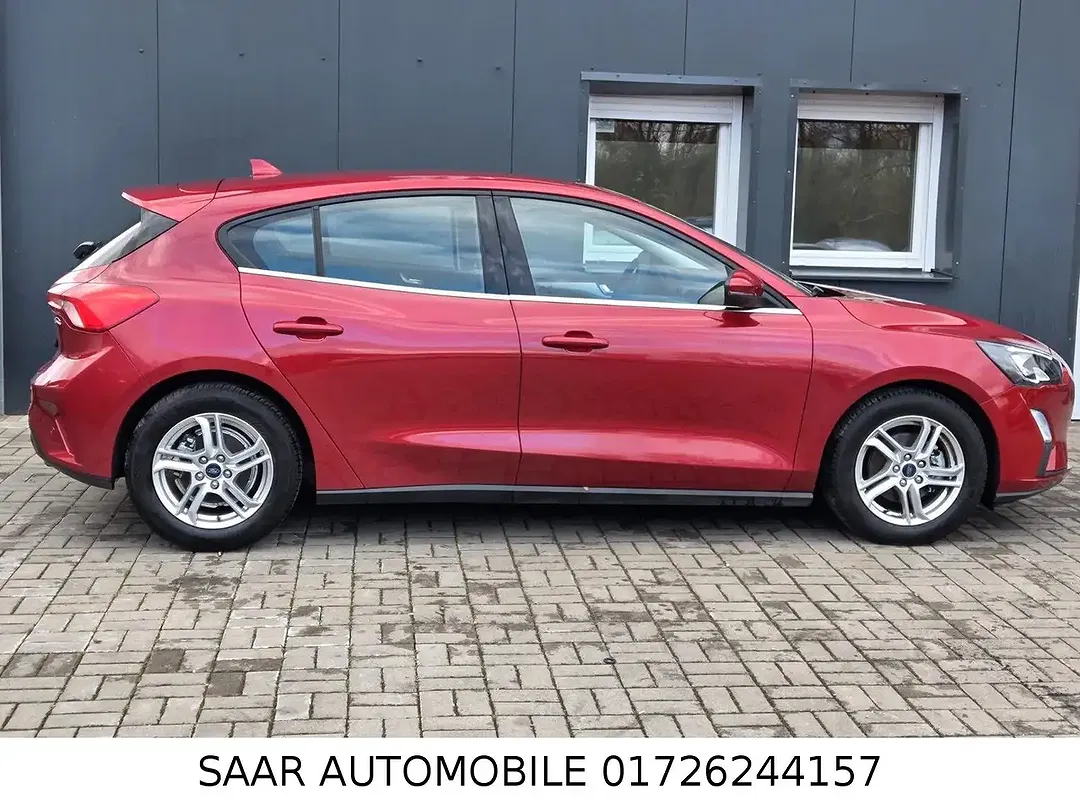 Ford Focus - Thumbnail 5