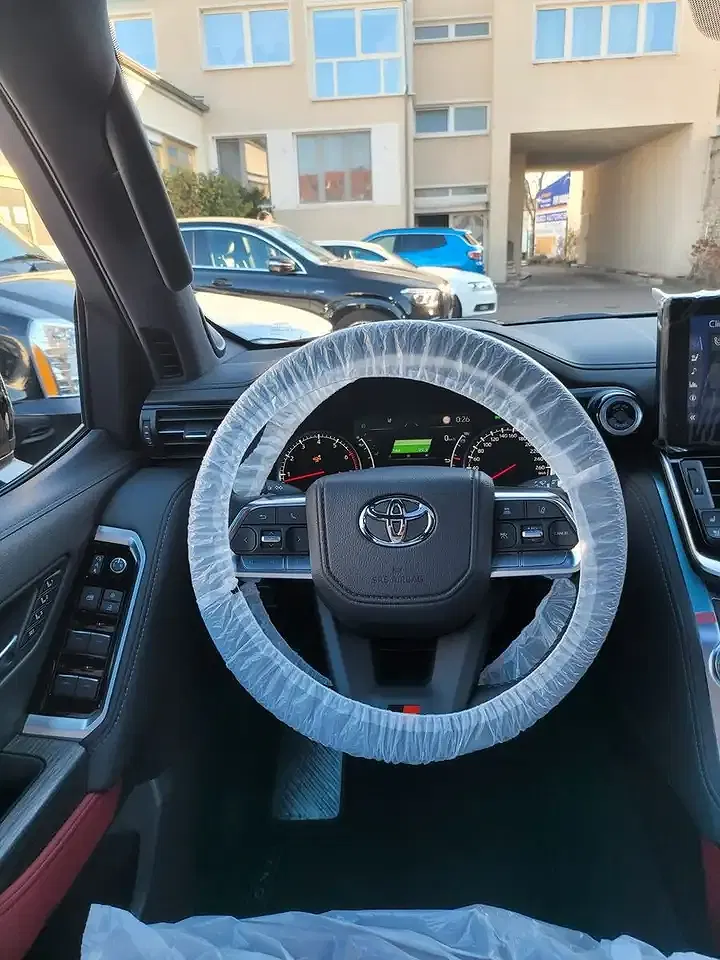 Toyota Land Cruiser - Thumbnail 10