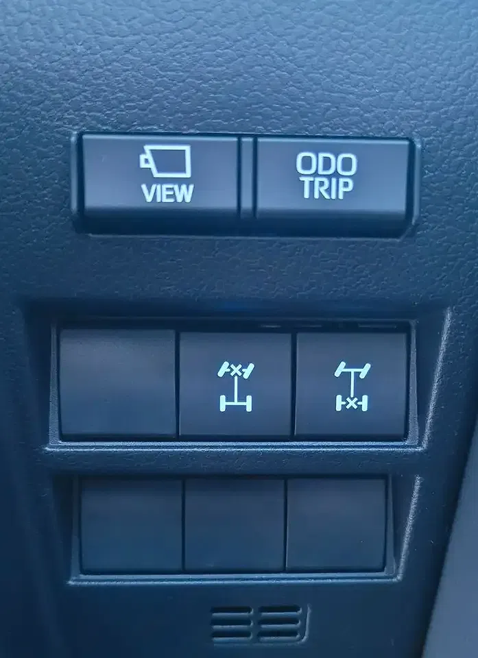 Toyota Land Cruiser - Thumbnail 13