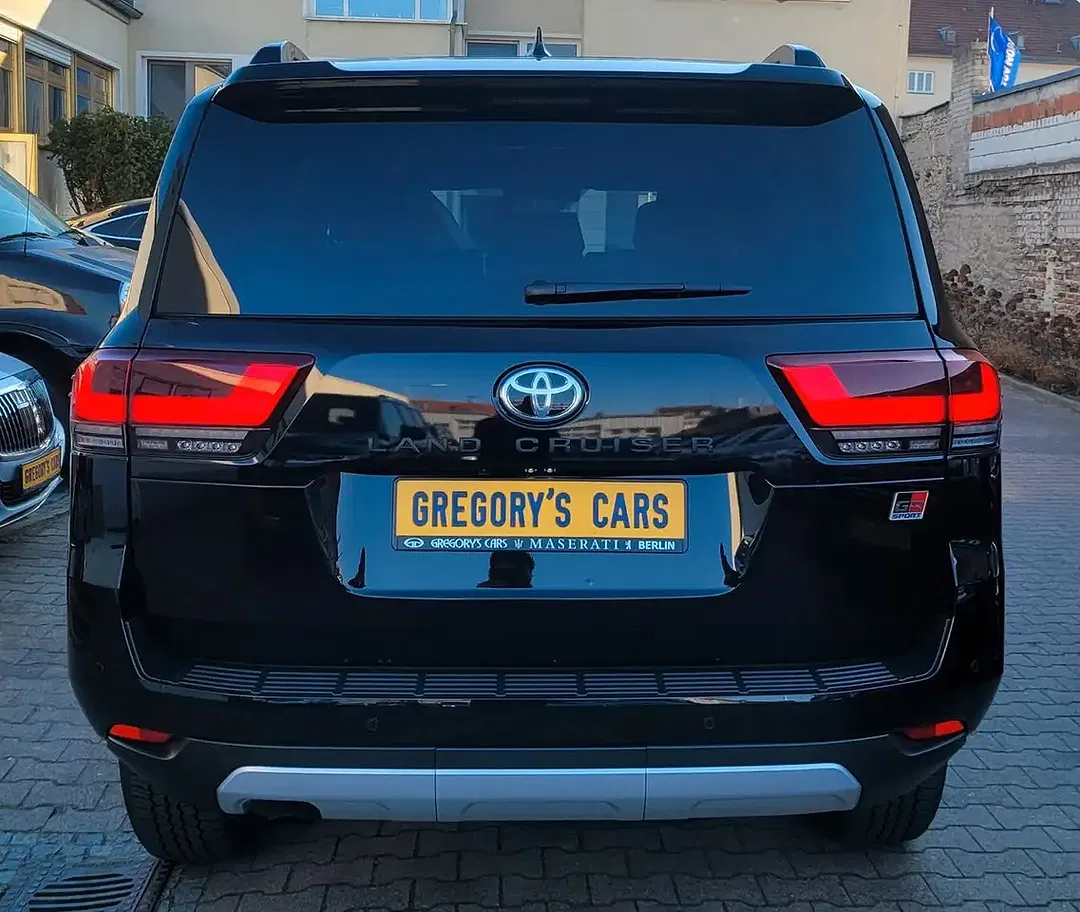 Toyota Land Cruiser - Thumbnail 5