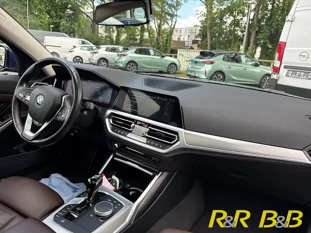 BMW 330 - Thumbnail 12
