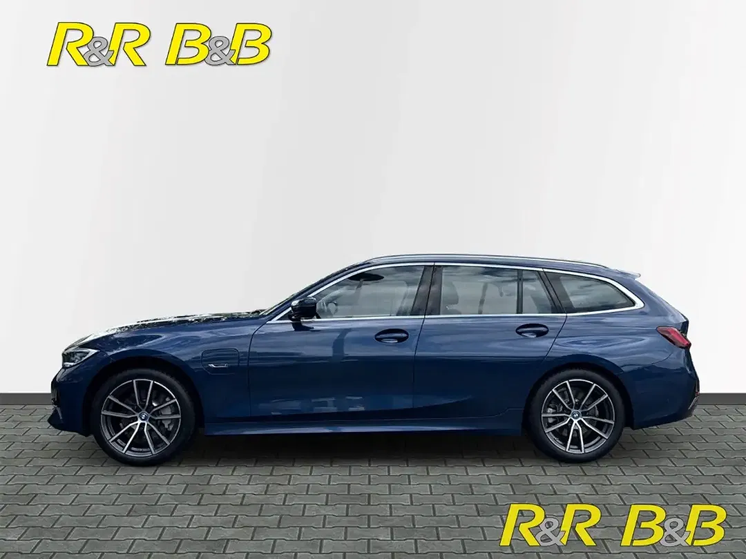 BMW 330 - Thumbnail 2