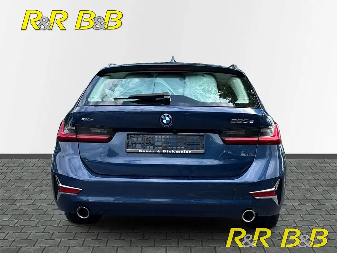 BMW 330 - Thumbnail 3