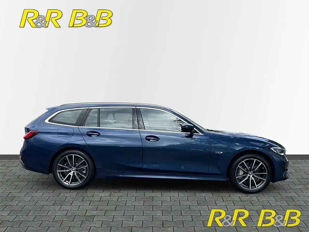 BMW 330 - Thumbnail 4