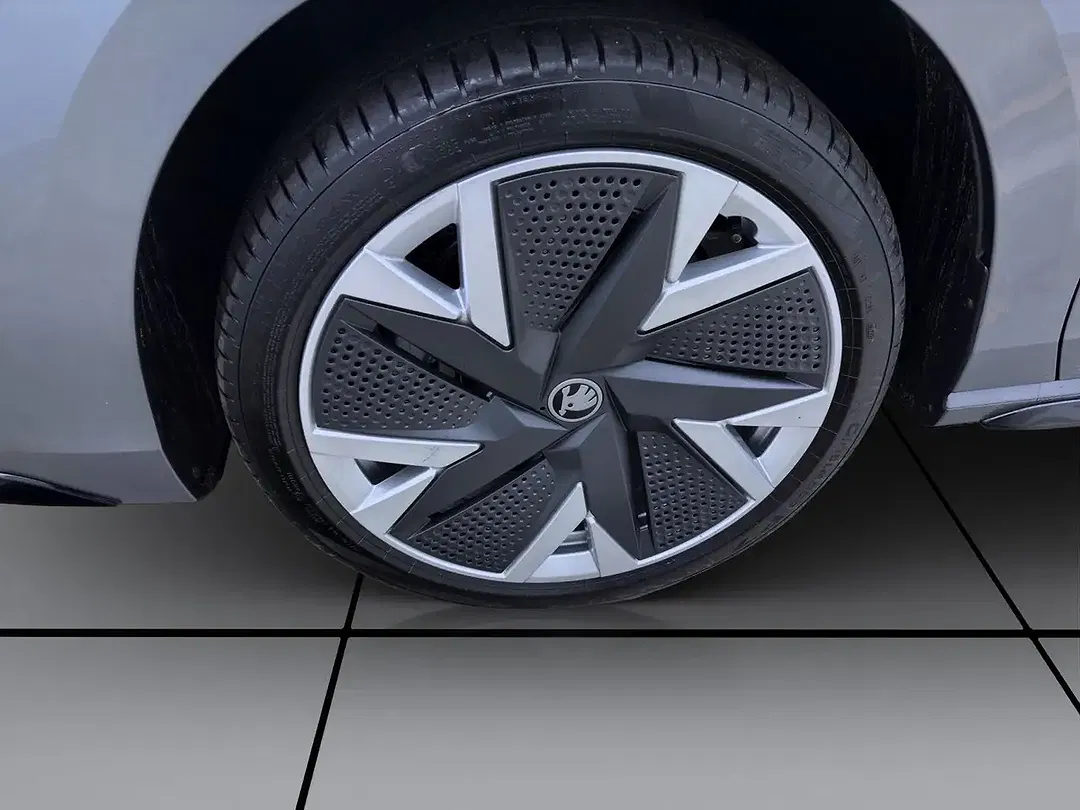 Skoda Superb - Thumbnail 9