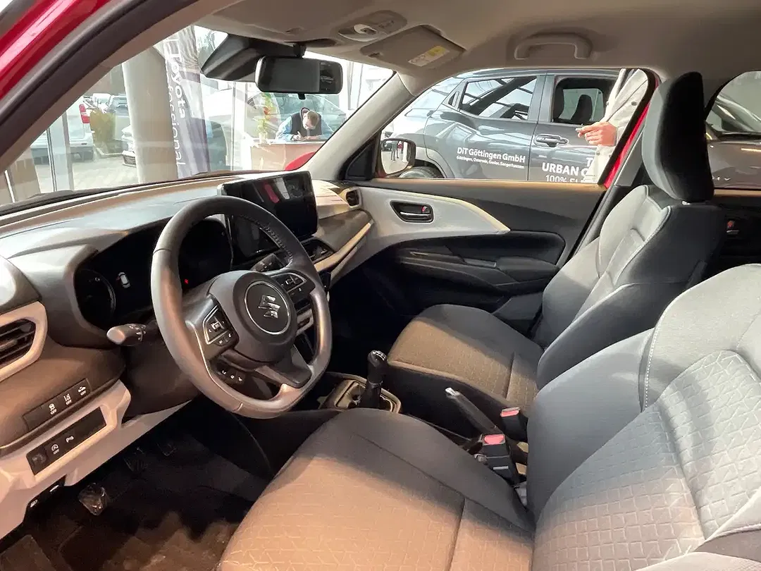 Suzuki Swift - Thumbnail 10