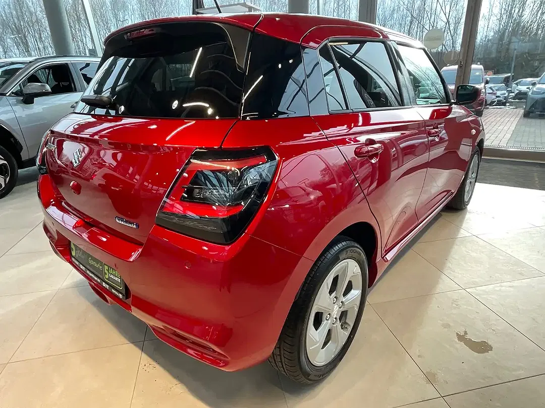 Suzuki Swift - Thumbnail 3