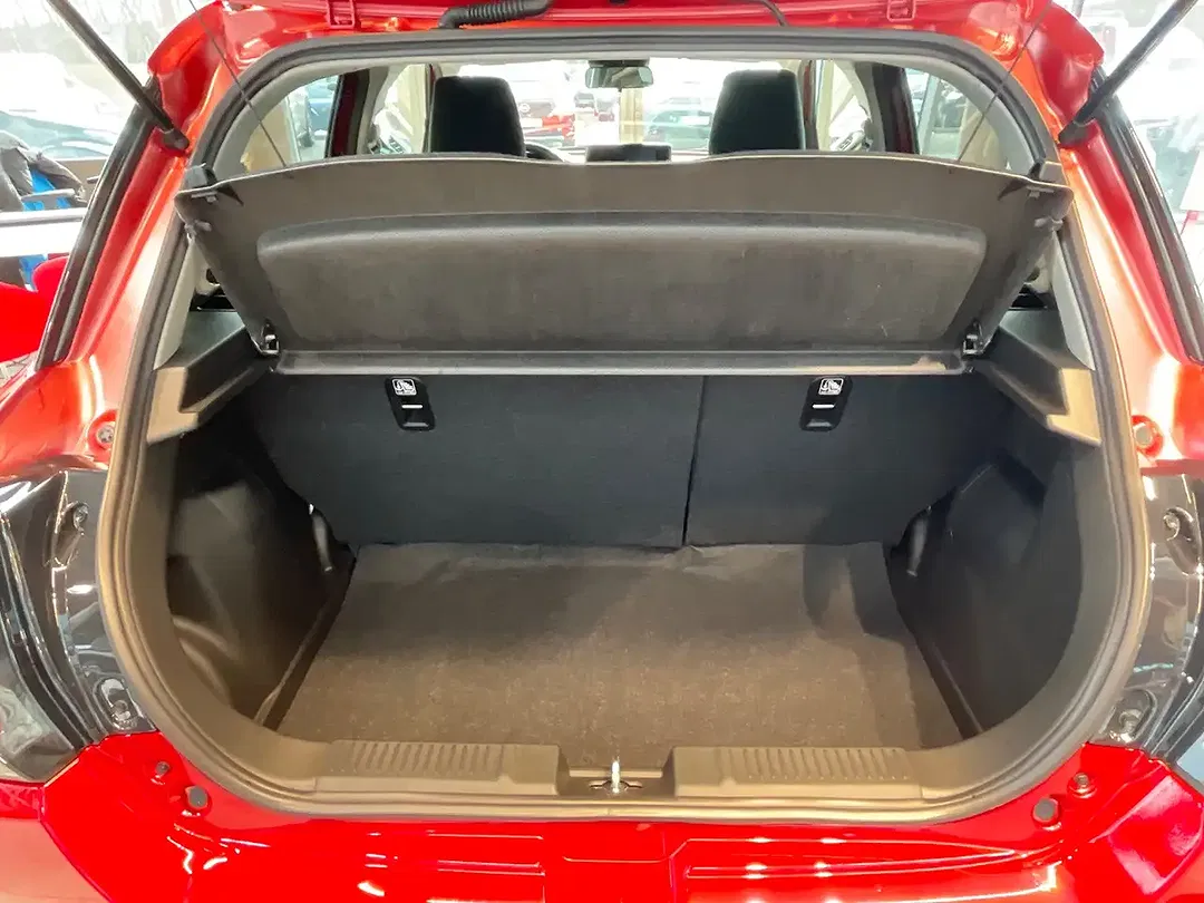 Suzuki Swift - Thumbnail 6