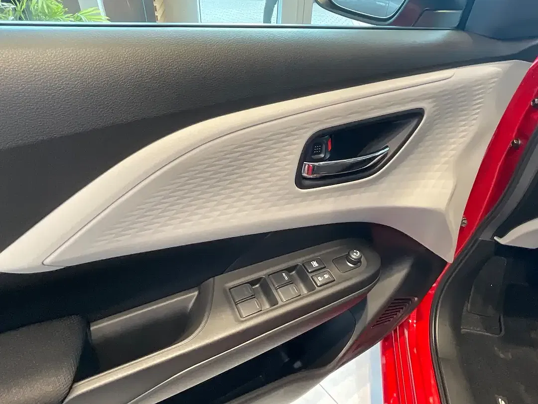Suzuki Swift - Thumbnail 7