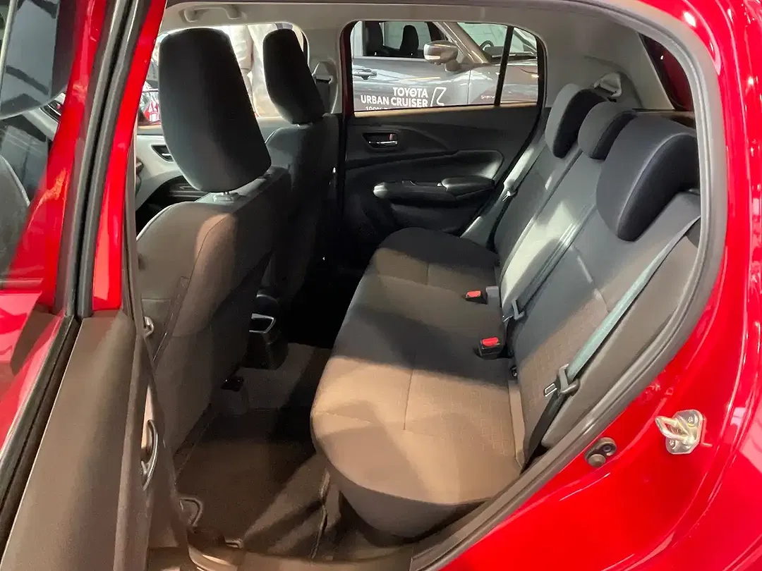 Suzuki Swift - Thumbnail 8