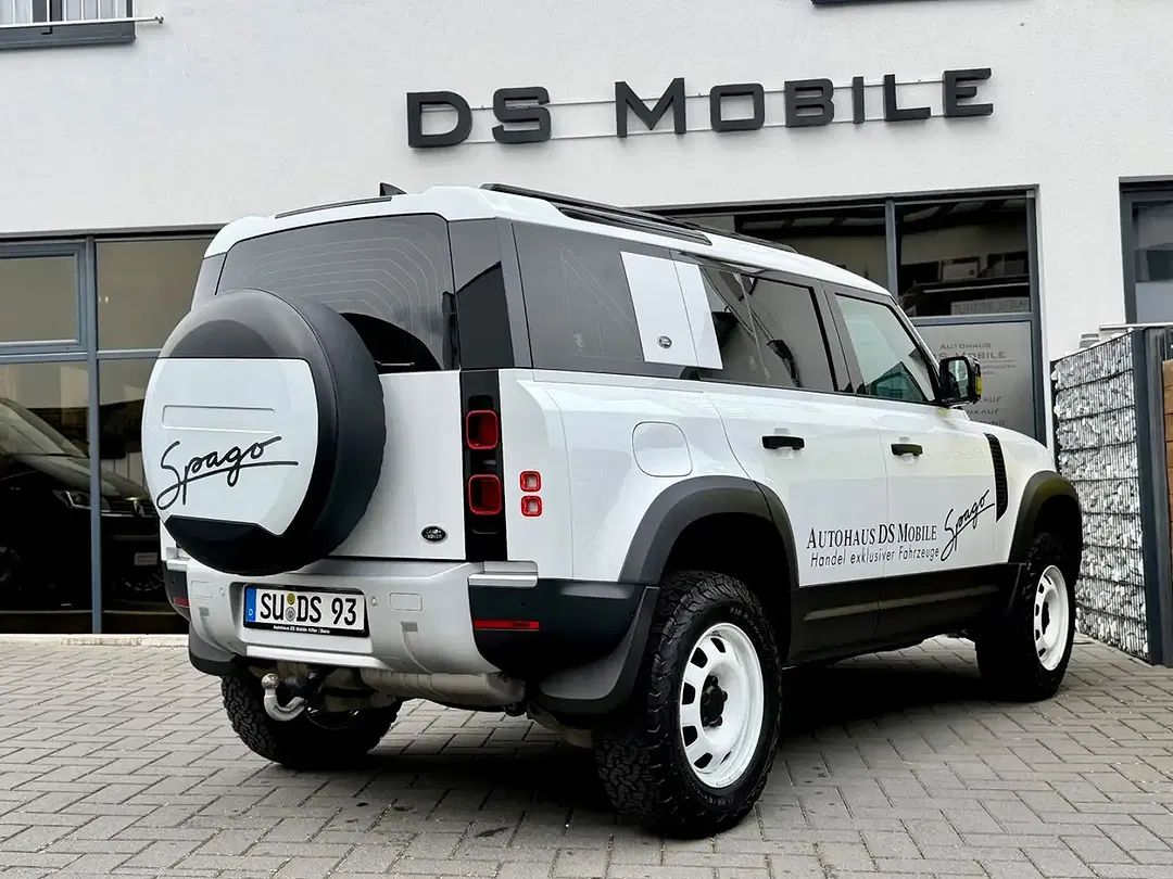 Land Rover Defender - Thumbnail 4