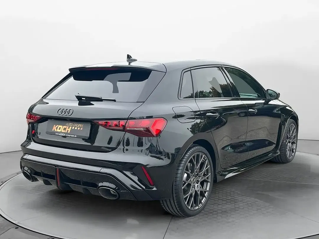 Audi RS3 - Thumbnail 4