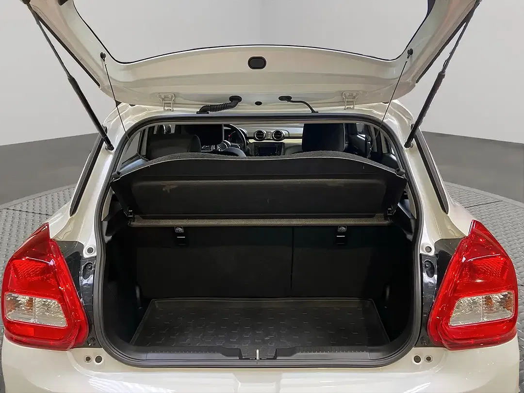 Suzuki Swift - Thumbnail 13