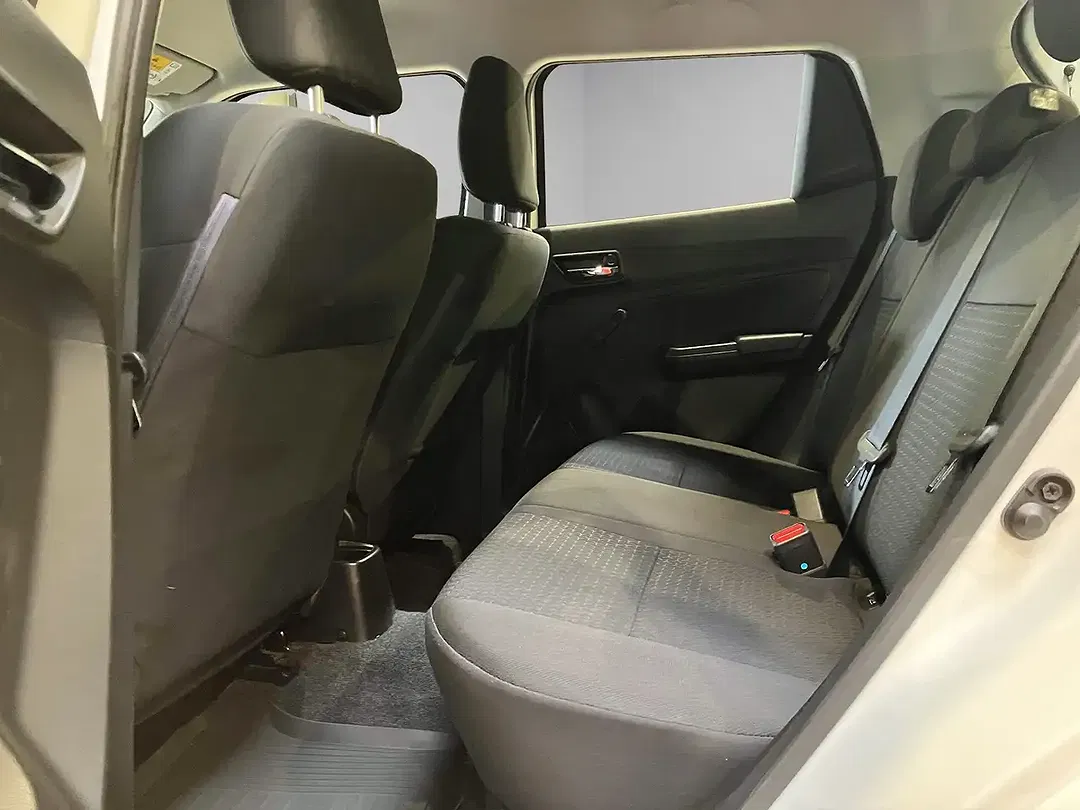 Suzuki Swift - Thumbnail 15