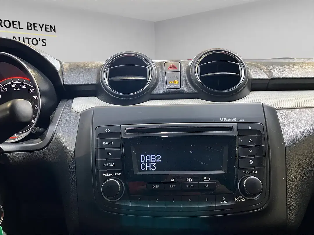 Suzuki Swift - Thumbnail 25