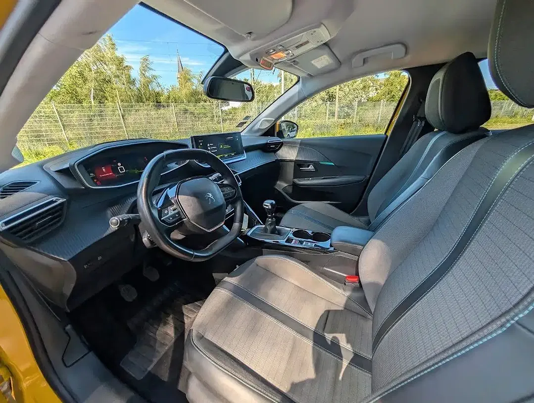 Peugeot 208 - Thumbnail 13