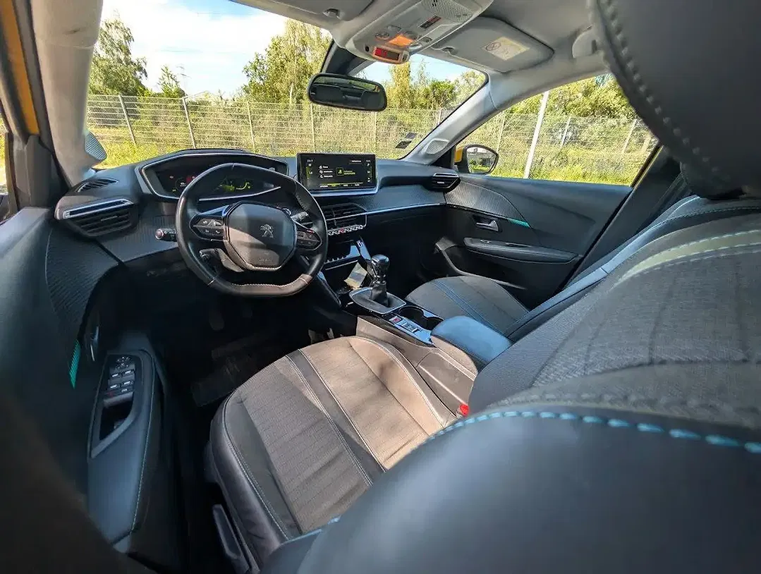 Peugeot 208 - Thumbnail 21