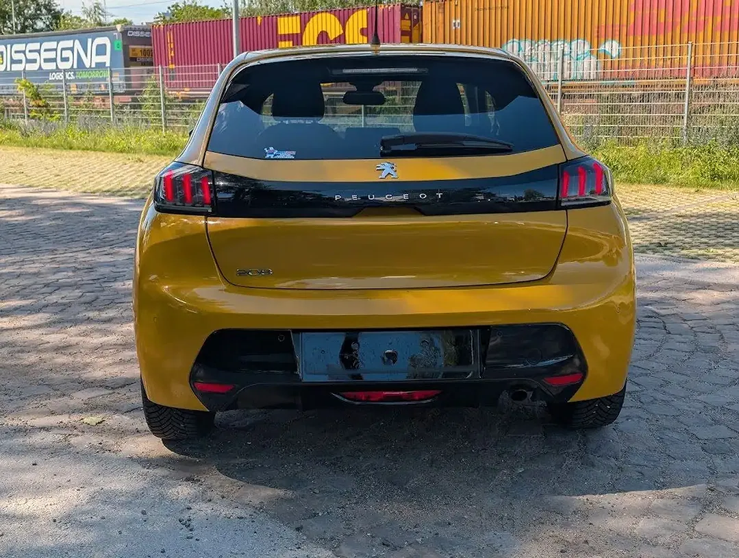 Peugeot 208 - Thumbnail 7