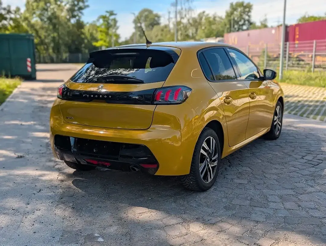 Peugeot 208 - Thumbnail 8