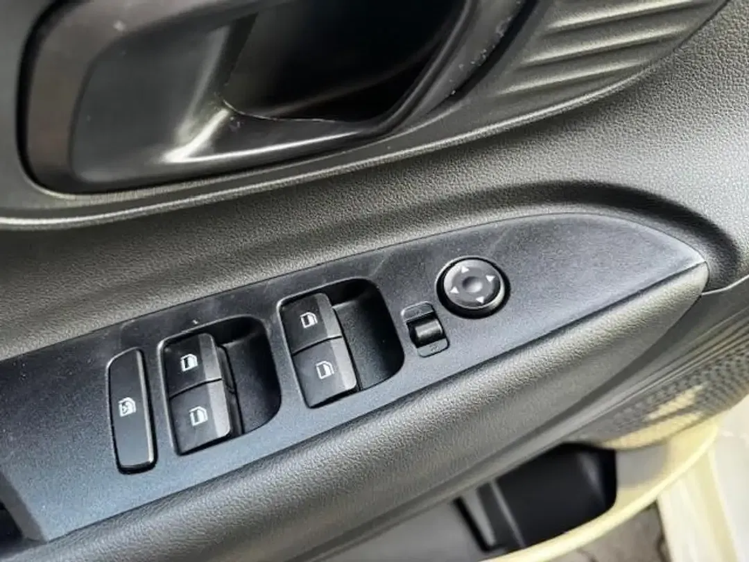 Hyundai i20 - Thumbnail 12