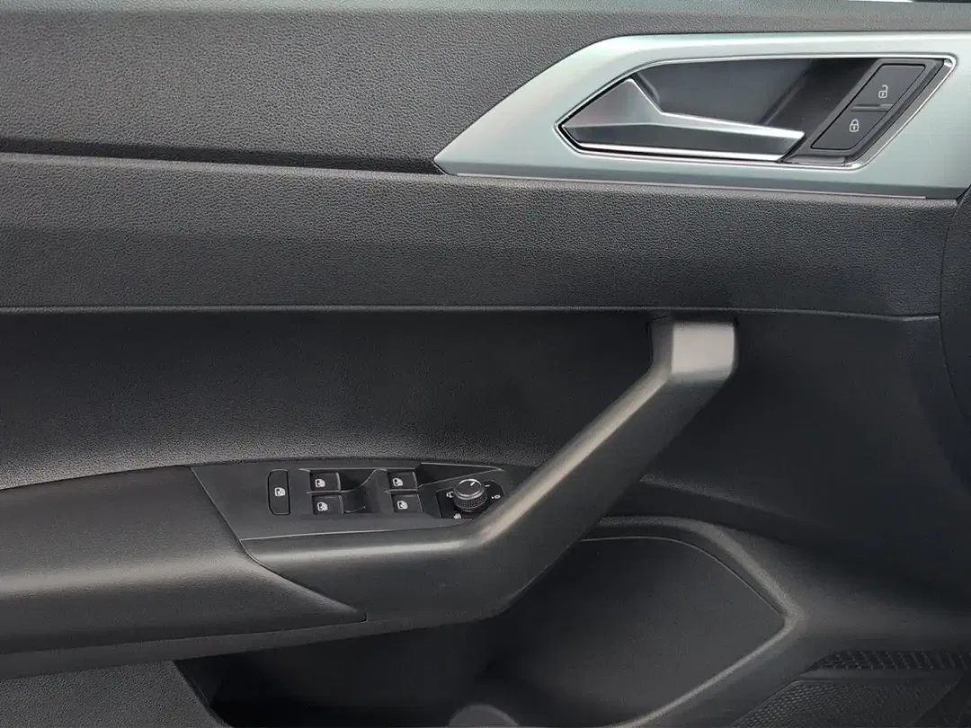 Volkswagen Polo - Thumbnail 12