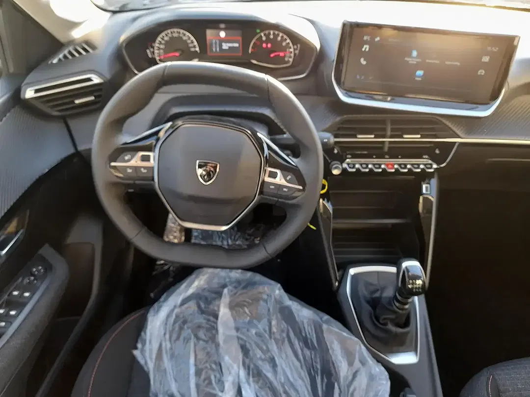Peugeot 208 - Thumbnail 17