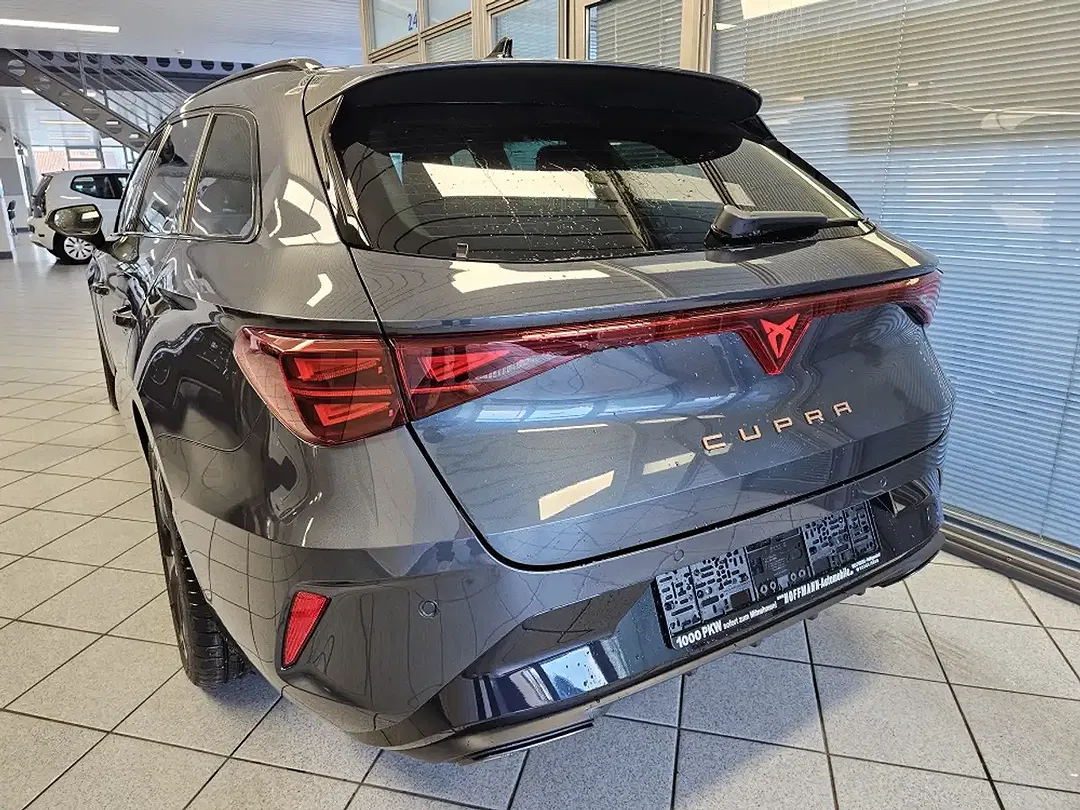 CUPRA Leon - Thumbnail 3