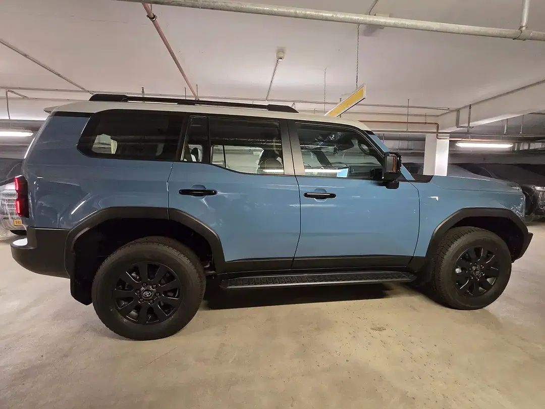 Toyota Land Cruiser - Thumbnail 6