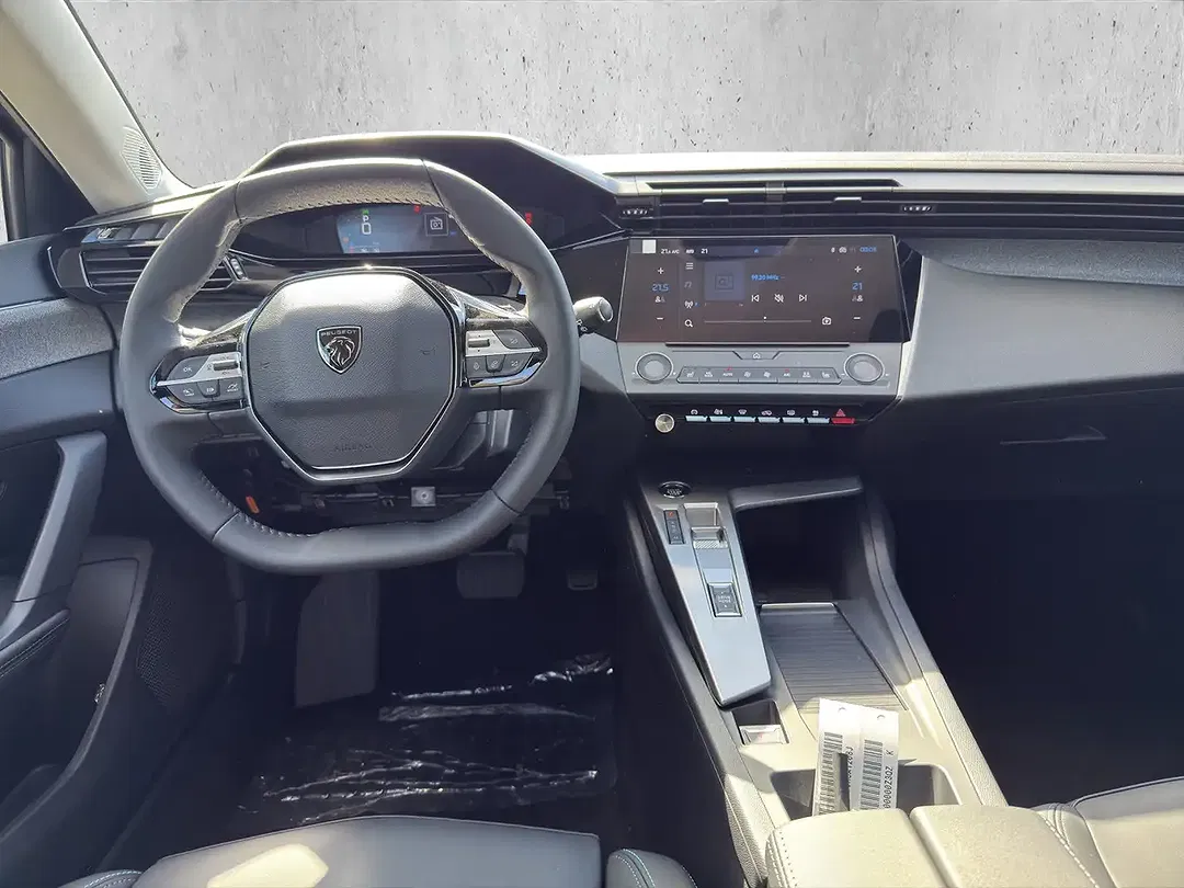 Peugeot 308 - Thumbnail 11
