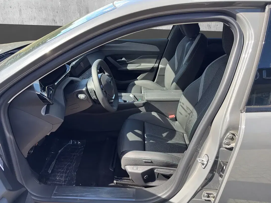 Peugeot 308 - Thumbnail 7