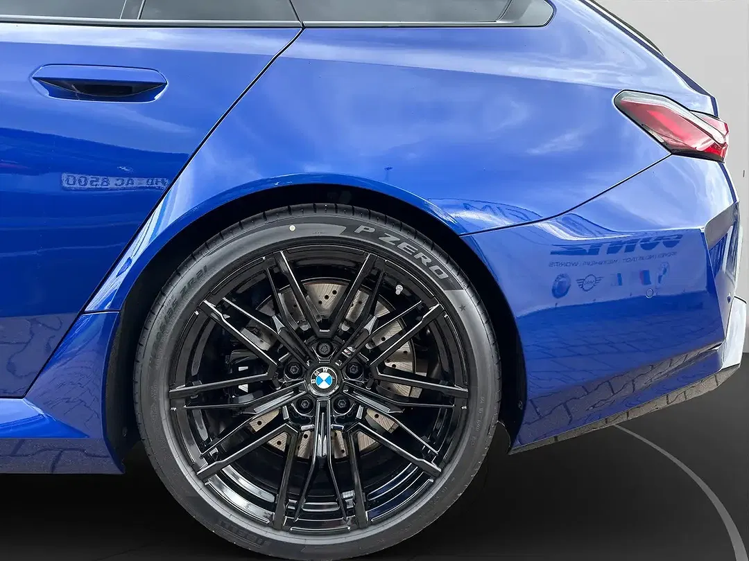 BMW M5 - Thumbnail 10