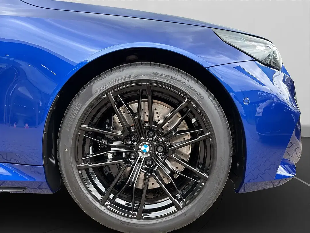 BMW M5 - Thumbnail 12
