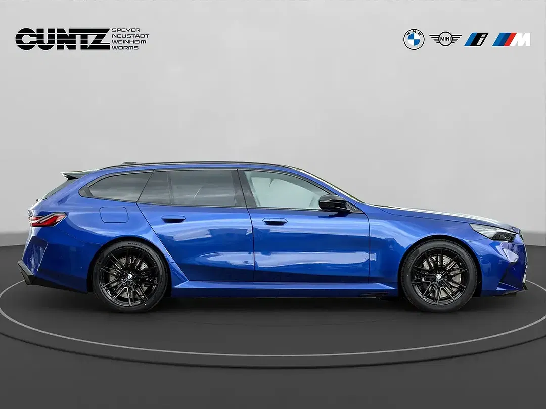BMW M5 - Thumbnail 4