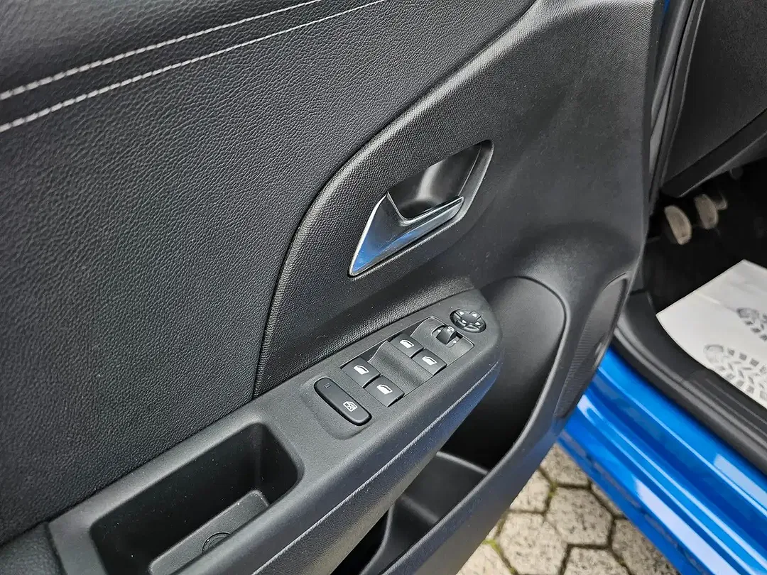 Opel Corsa - Thumbnail 12