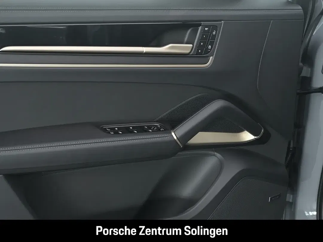 Porsche Cayenne - Thumbnail 13
