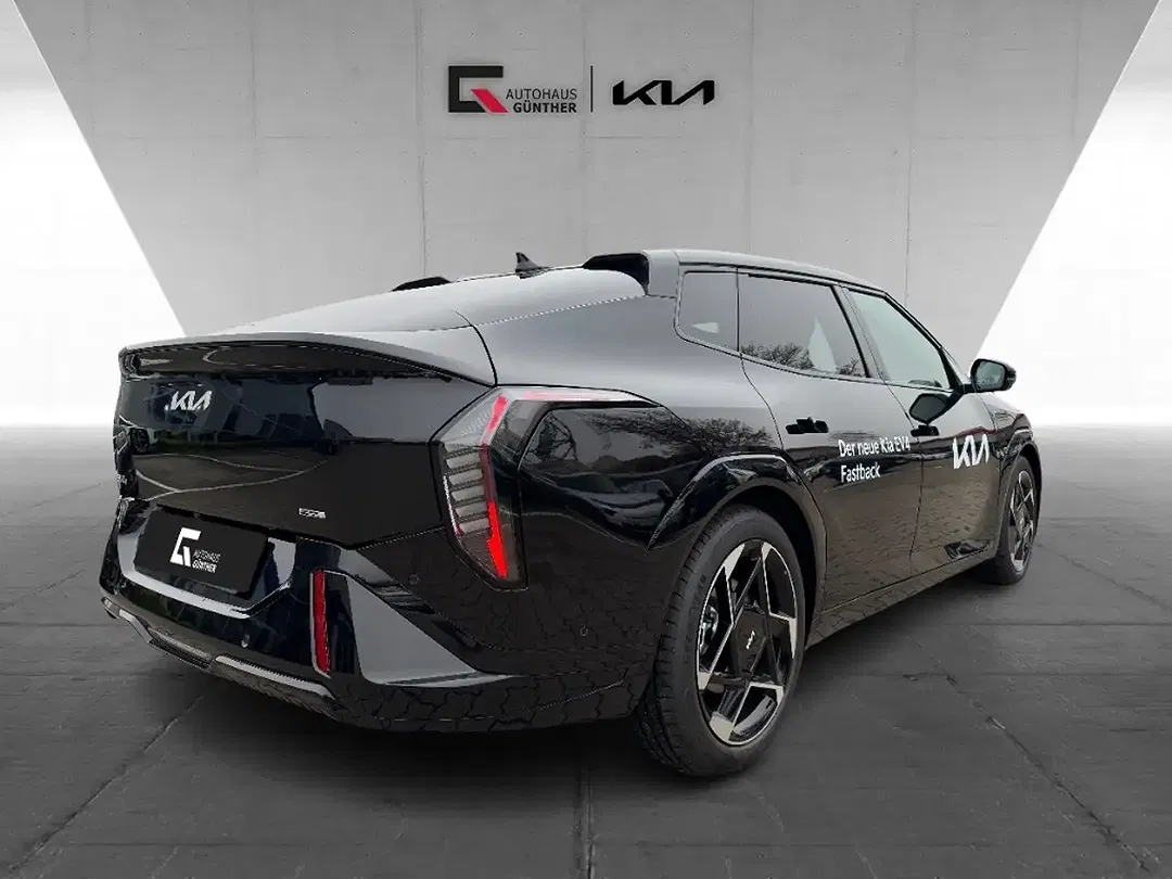 Kia EV4 - Thumbnail 3