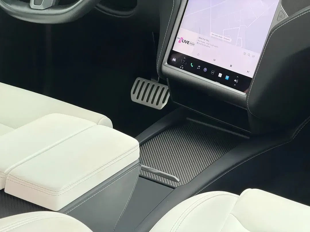 Tesla Model X - Thumbnail 23