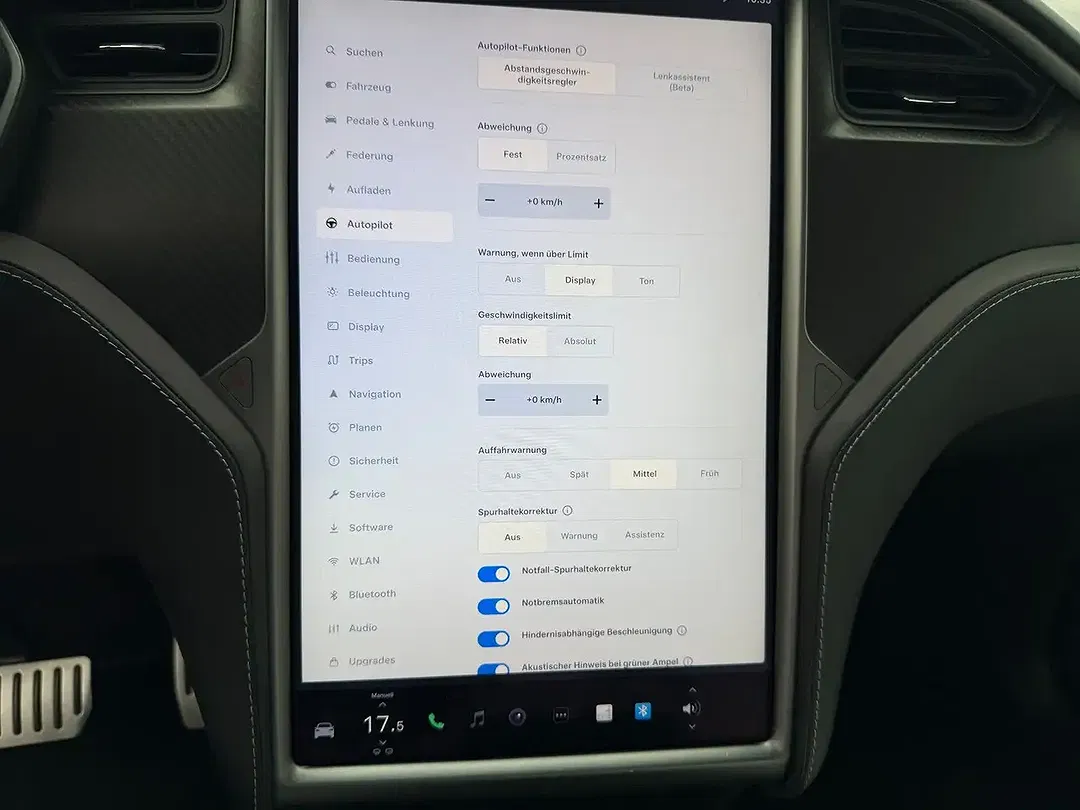 Tesla Model X - Thumbnail 30
