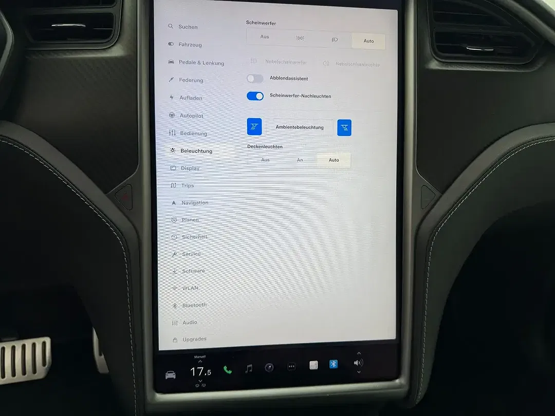 Tesla Model X - Thumbnail 31