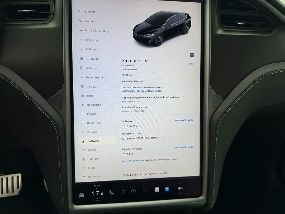 Tesla Model X - Thumbnail 32