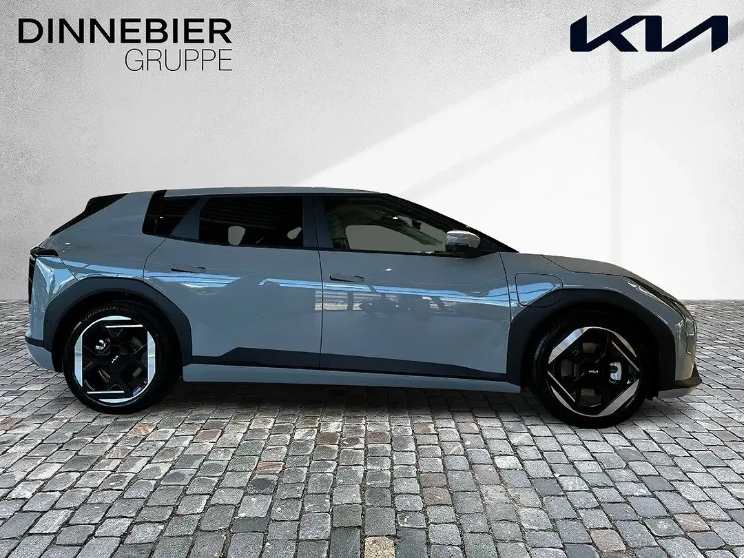 Kia EV4 - Thumbnail 5